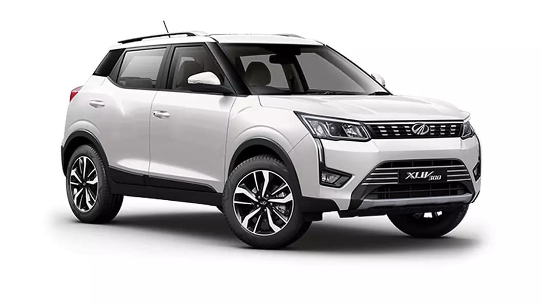 Réservez chez Auto minutes MAHINDRA XUV300 W8